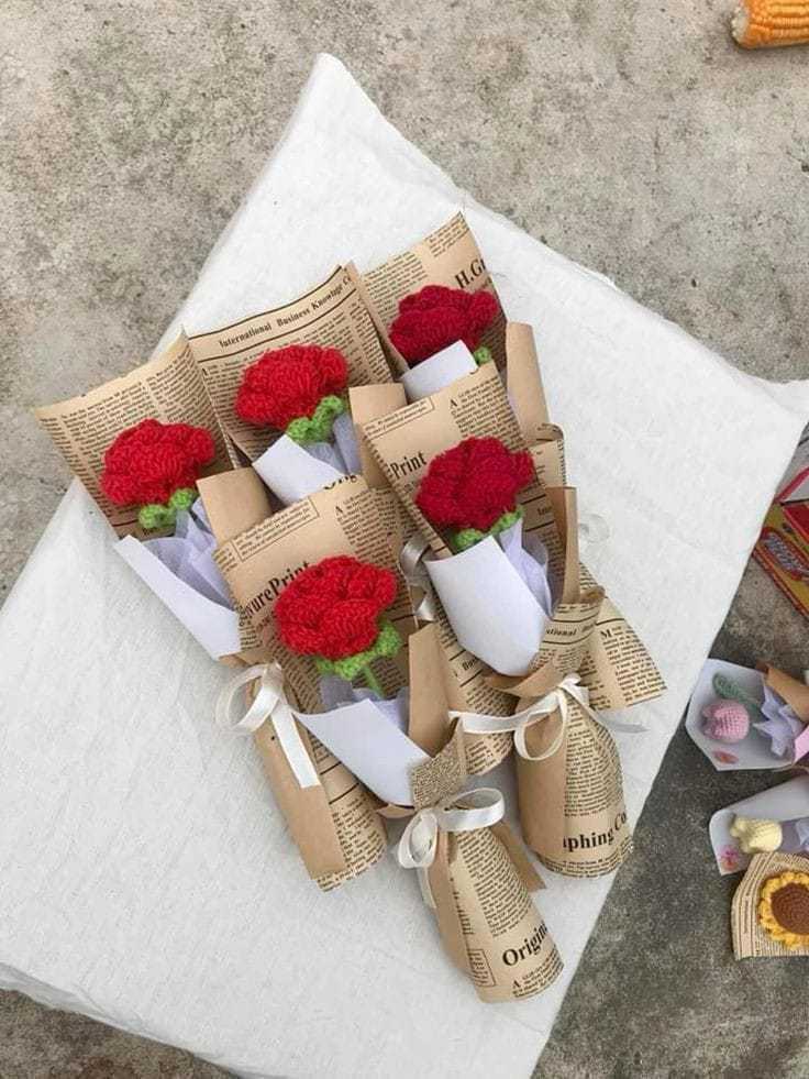 Red Rose Crochet Bouquet